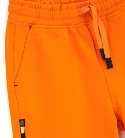 Bermuda in interlock