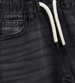 Jeans con laccio
