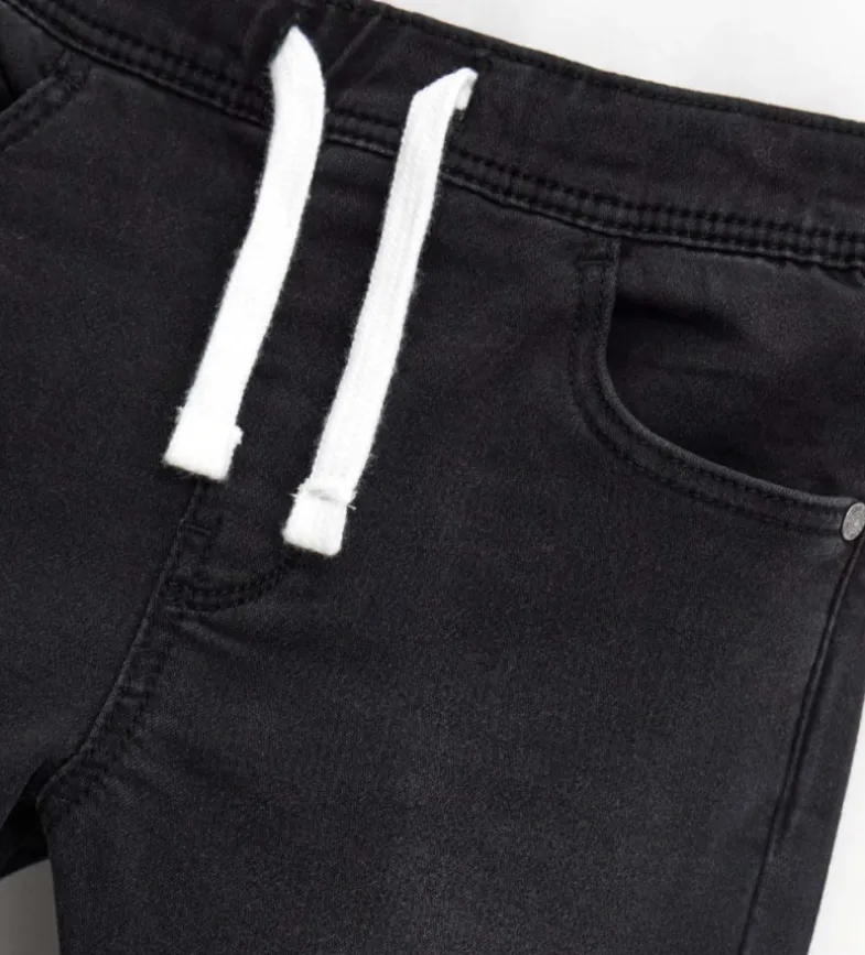 Jeans con laccio