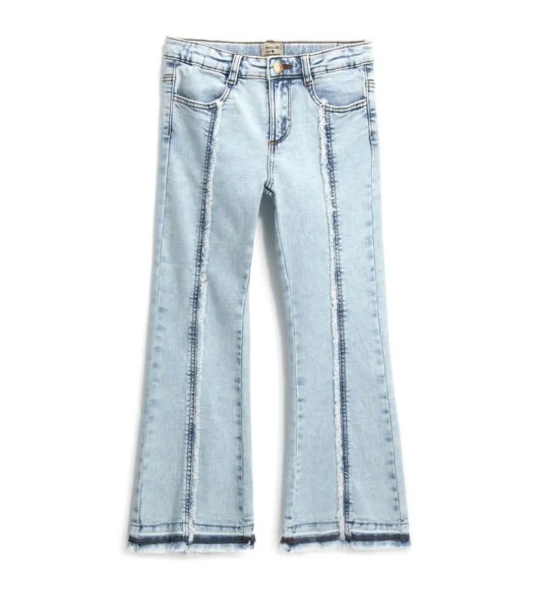 Jeans flare sfrangiati