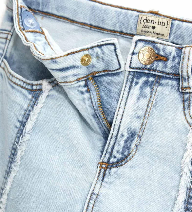 Jeans flare sfrangiati