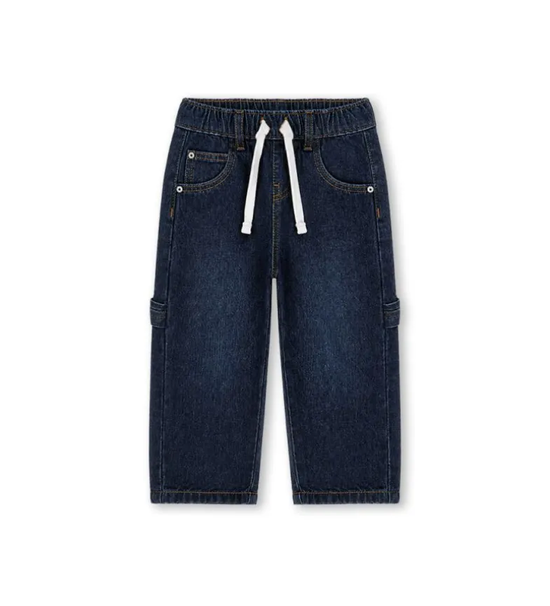 Jeans worker