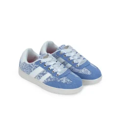 Sneakers in denim