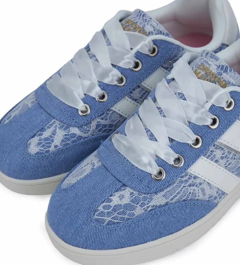 Sneakers in denim