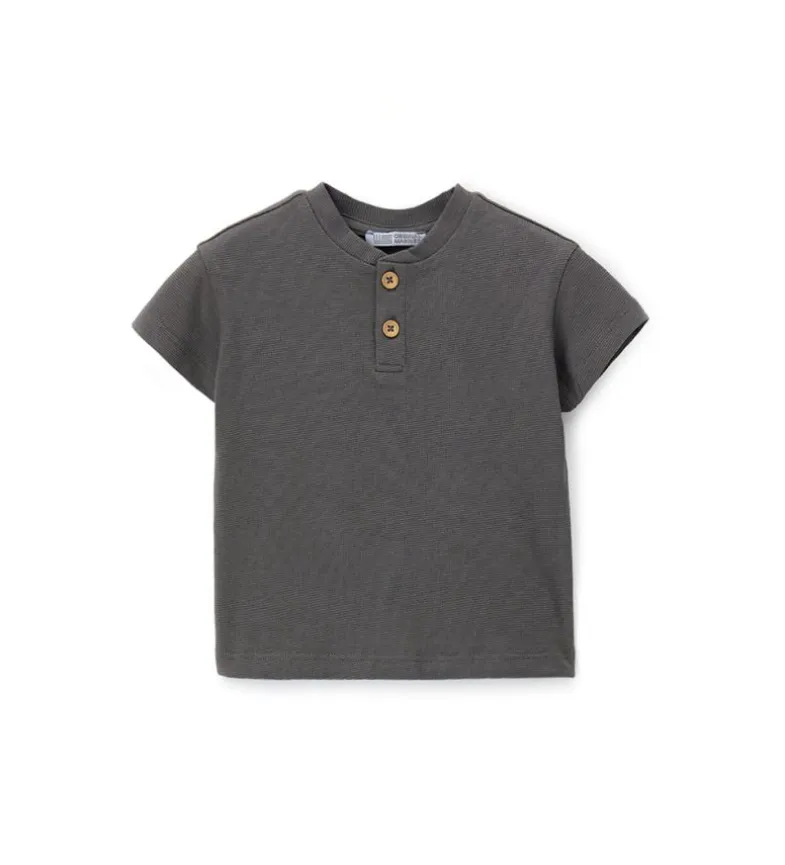 T-shirt con bottoni